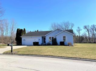 10424 Courtney Ln, Granger, IN 46530