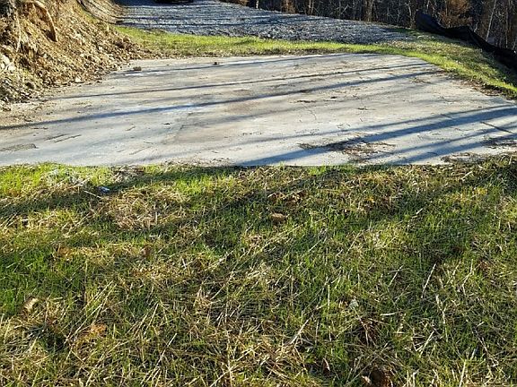 3rd image of 449 Troy Dr