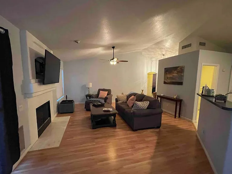6334 W Potter Dr — Photo 16
