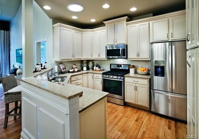 2nd image of 85 Woods Ln