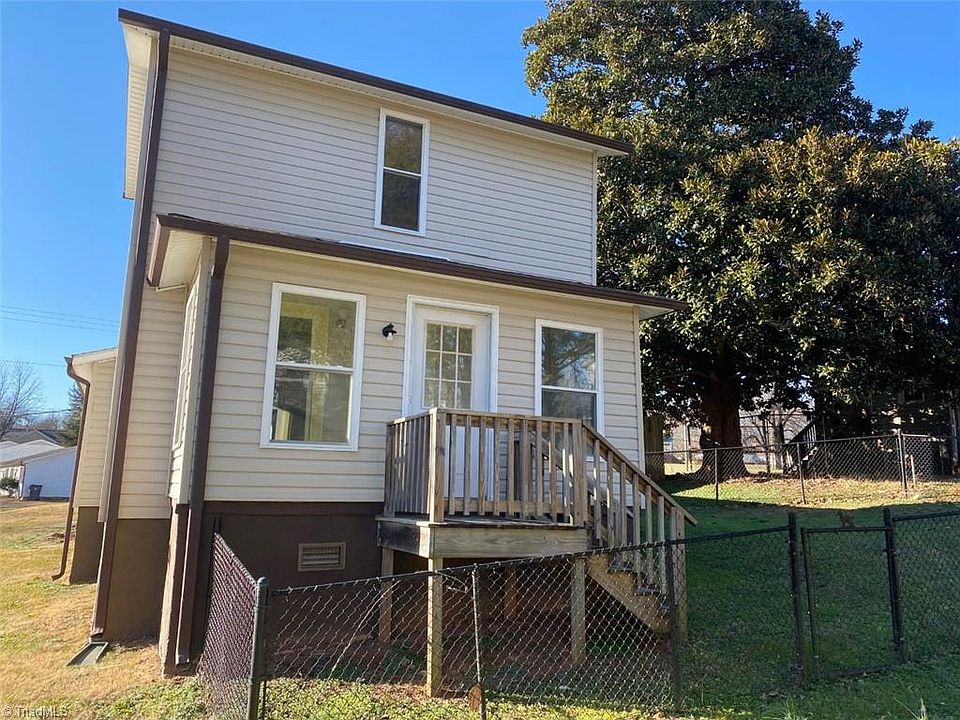 1st image of 201 Oakwood Dr
