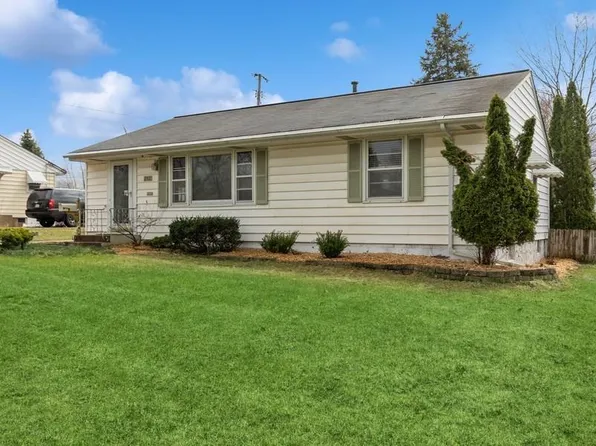 212 Panorama Ave, Minneapolis, MN 55421