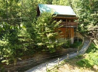 1005 Beach Hollow Ct, Sevierville, TN 37876