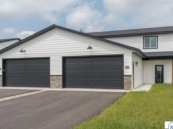 3106 Scotch Ln, Mankato, MN 56001