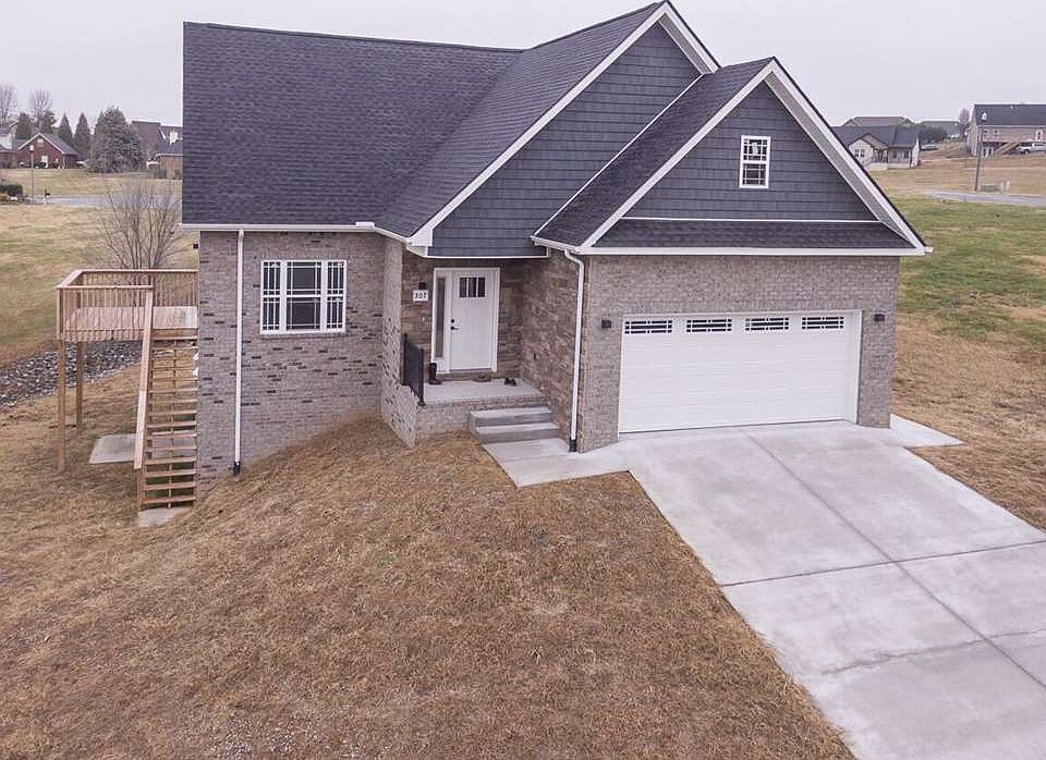 1st image of 307 Lochmere Greene Dr