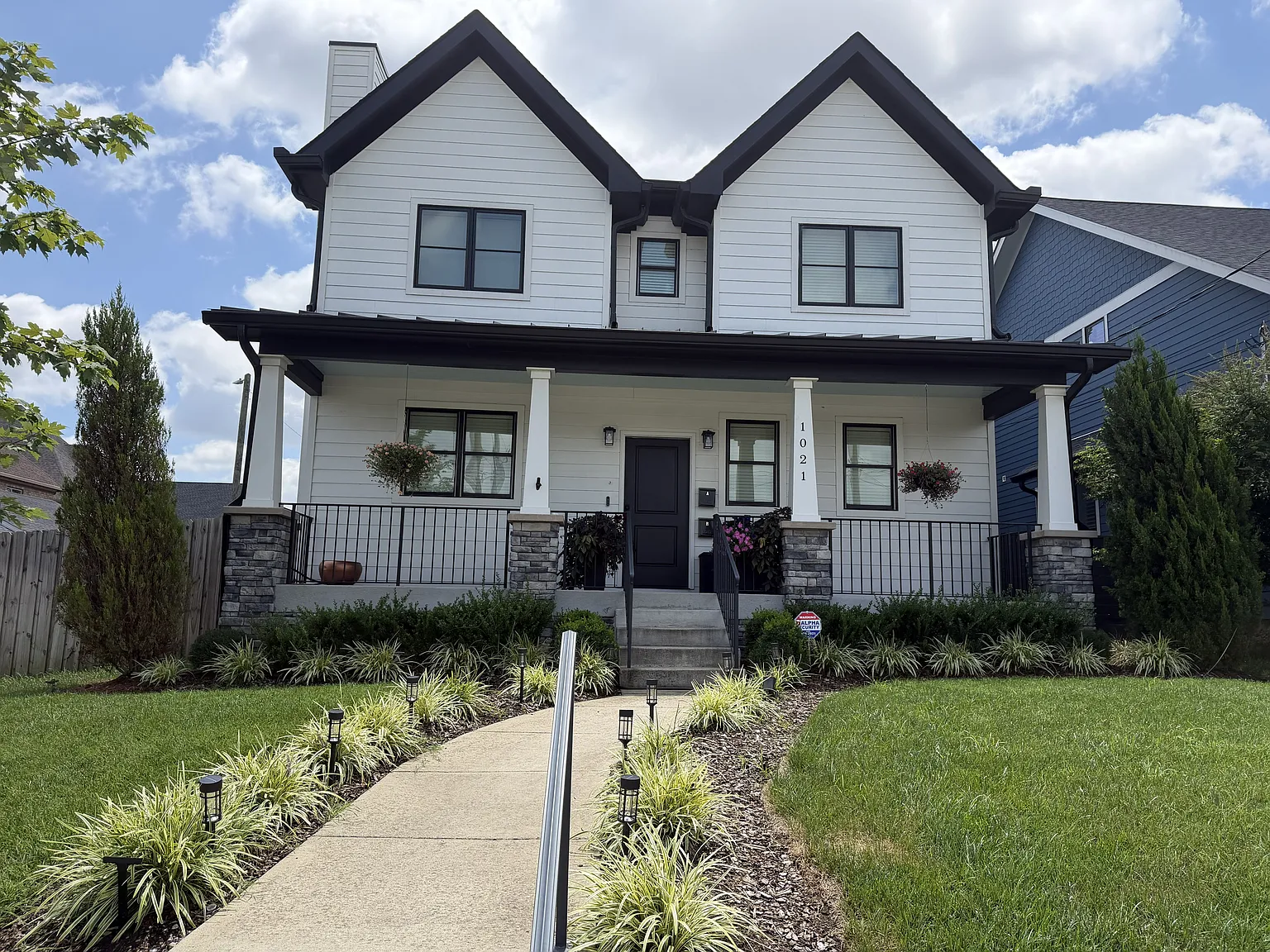 4 bed, 3.5 bath, 3000 sqft, $4,350 — Photo 1