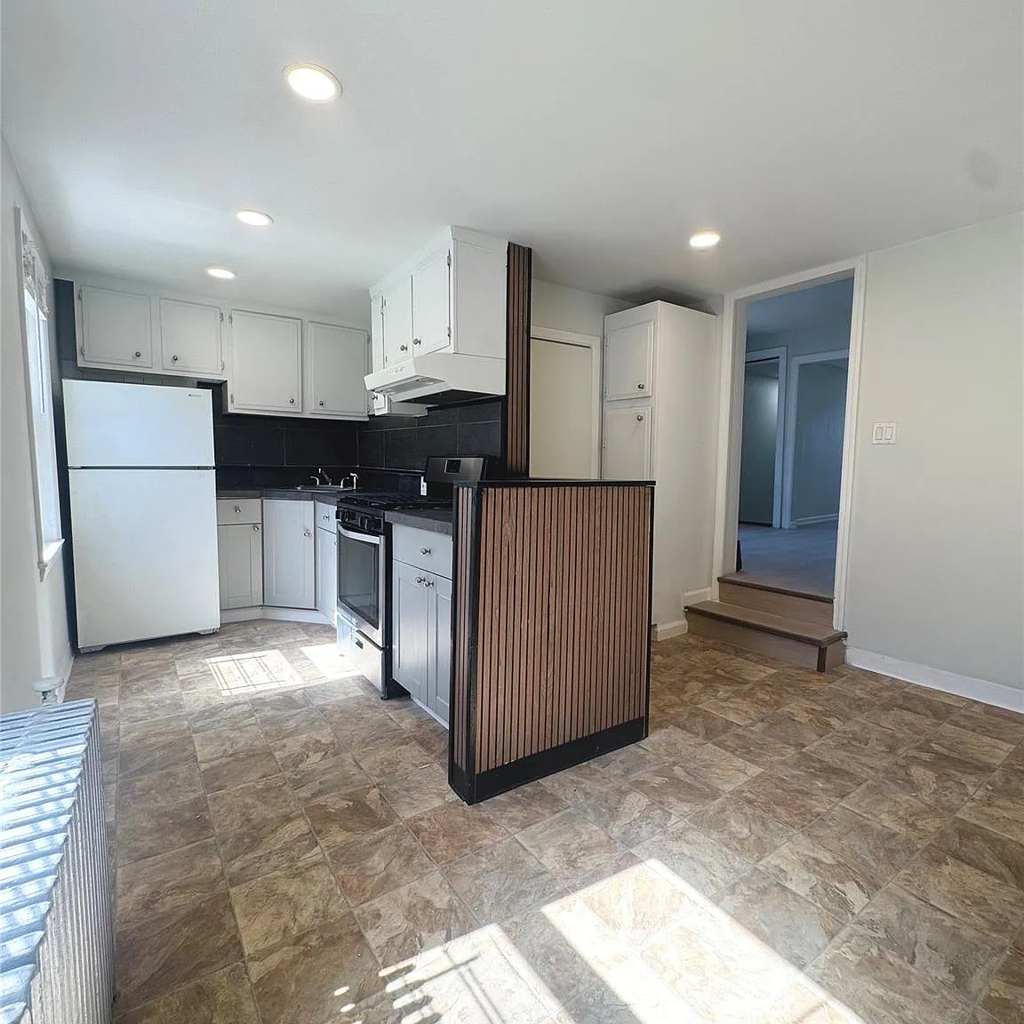2 bed, 1.0 bath, 1780 sqft, $2,800 — Photo 1