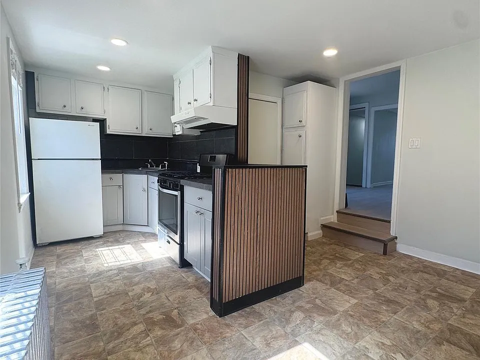 249 N Macquesten Pkwy #2