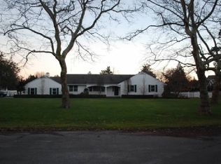 220 Oneck Ln, Westhampton Beach, NY 11978