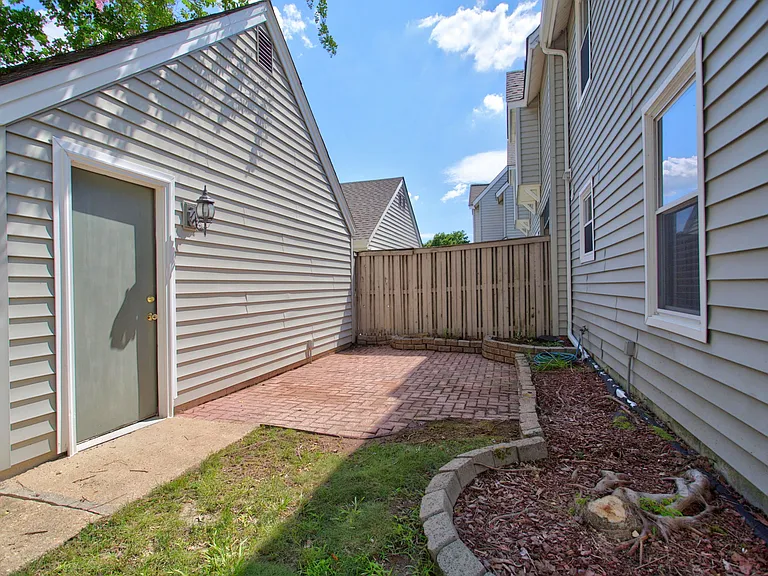 5113 Glenwood Way — Photo 28