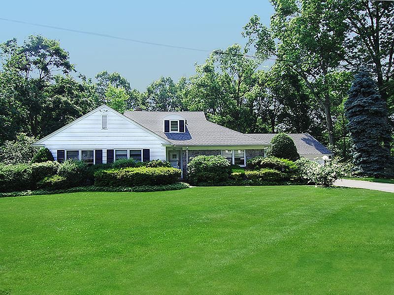 Stone Ranch situated on private flat half-acre