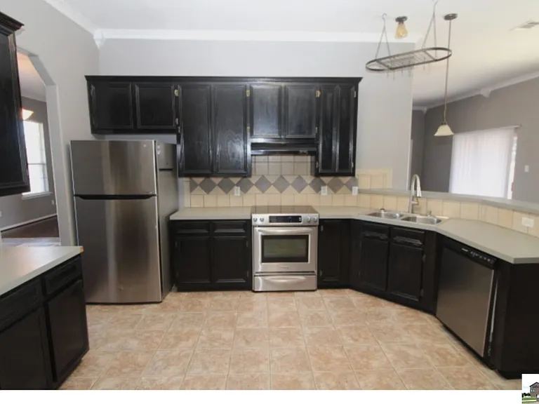 775 Cactus Ln — Photo 4