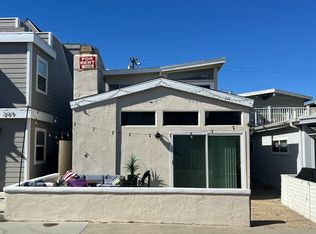 211 33rd St #B, Newport Beach, CA 92663