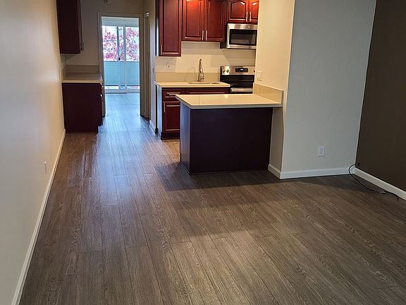 5th image of 615 Junipero Ave #3