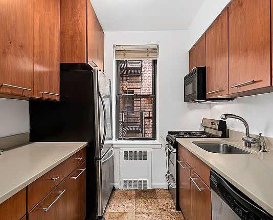 3rd image of 54 E 8th St #4N