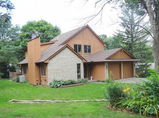 19 Summerhaven Rd, Dayton, OH 45440