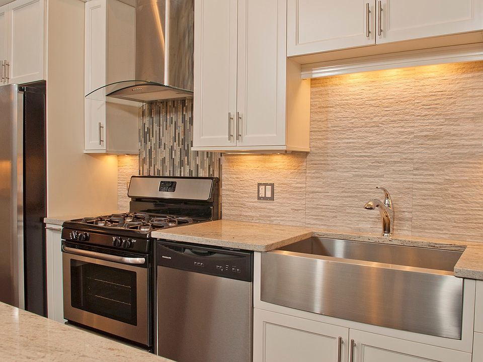 2nd image of 22 N Aberdeen St APT 103