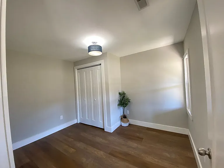 2035 Lyndon Ave — Photo 18