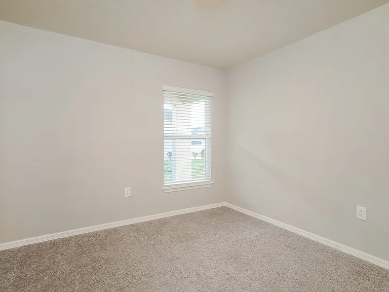 645 Vittorio Dr — Photo 12