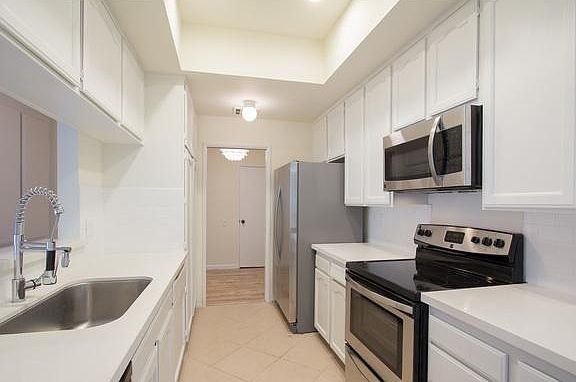 5th image of 2175 S Beverly Glen Blvd APT 309