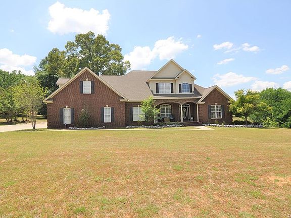 3rd image of 705 Belle Maison Dr