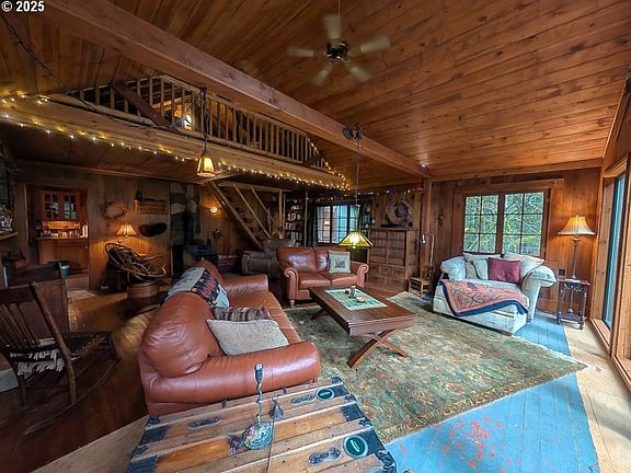 12th image of this home