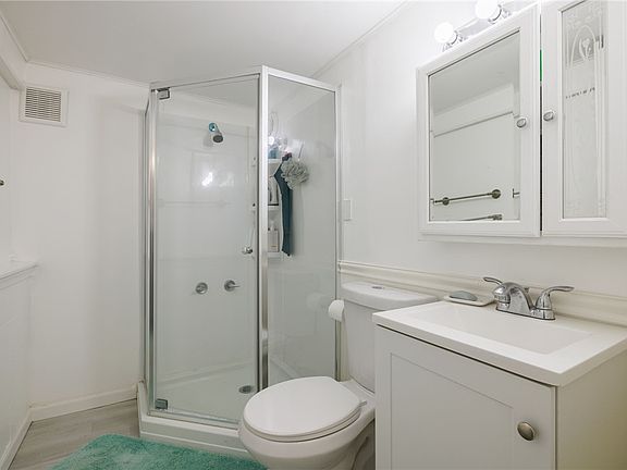 2nd image of 114 Snowberry Cres