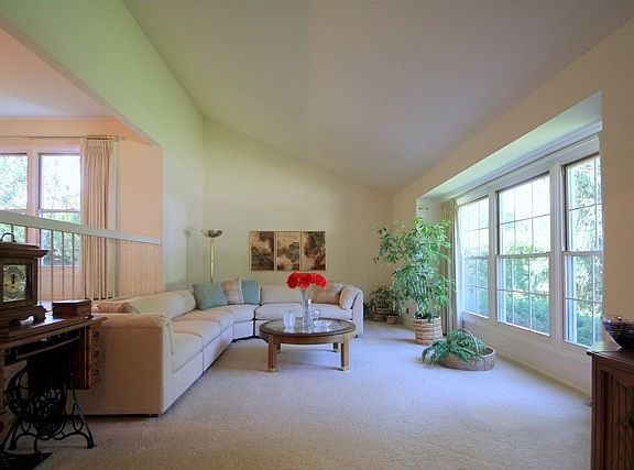 2nd image of 1038 Dawes St