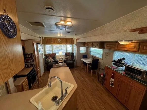 93 2nd St, Ellijay, GA 30540