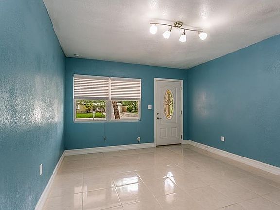 4th image of 4605 N Lincoln Ave