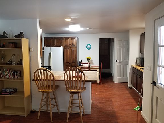 5th image of 36 Gloria Dr APT A