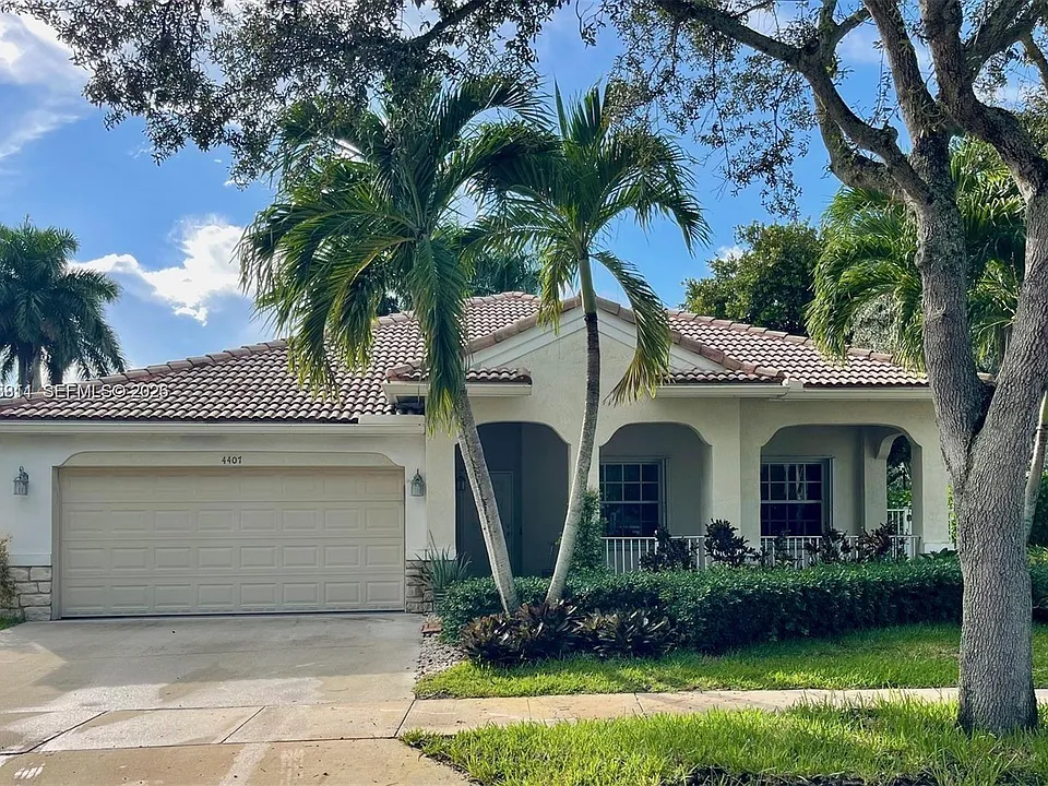 4407 Laurel Ridge Cir