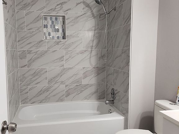 2nd full bath (upstairs)