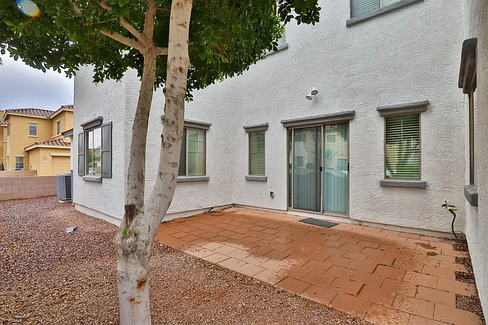 4 bed, 2.5 bath, 1913 sqft, $2,150 — Photo 4