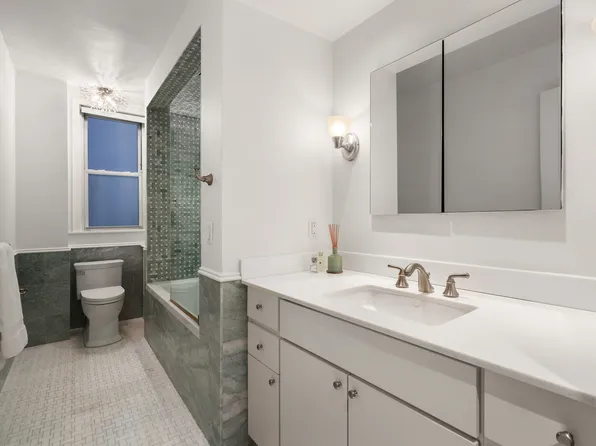 21 East 87th Street image 9 of 11