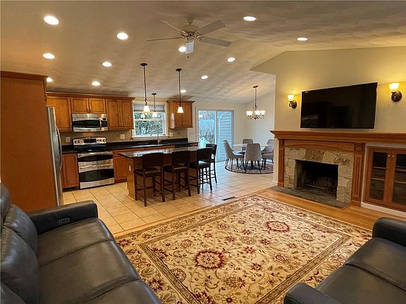 4th image of 97 Woodmont Dr