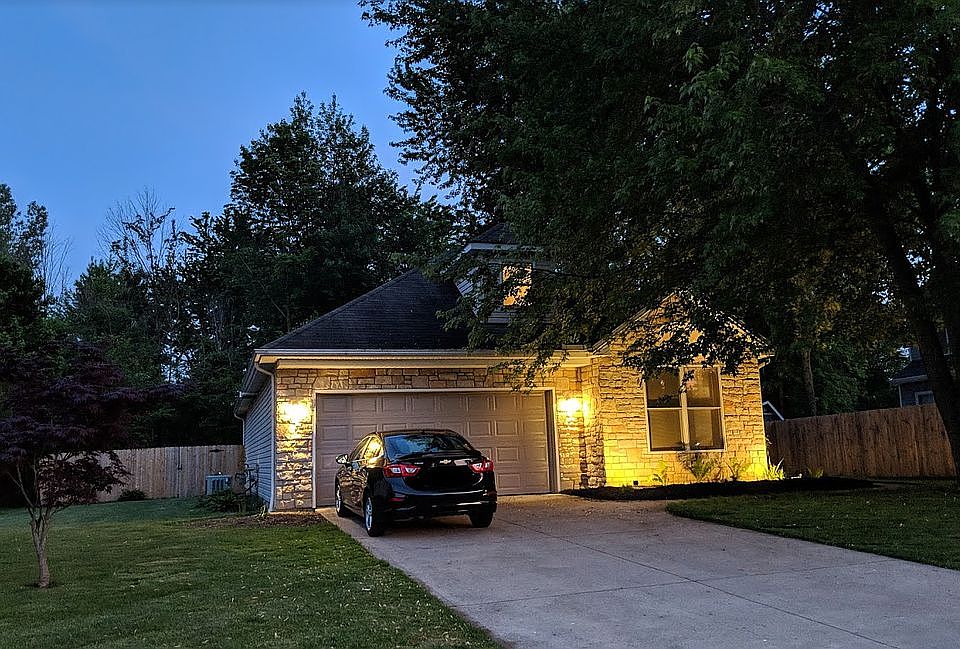 2nd image of 110 Queens Ct