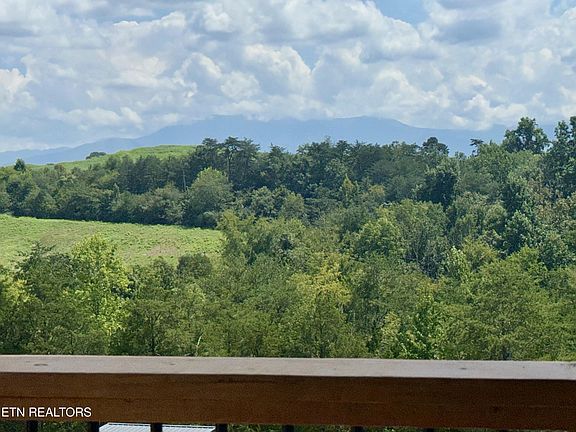 2nd image of 1587 Rainbow Ridge Way