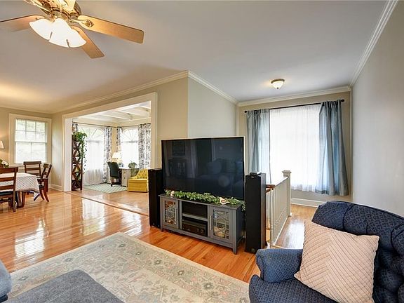 5th image of 4518 Pitt St