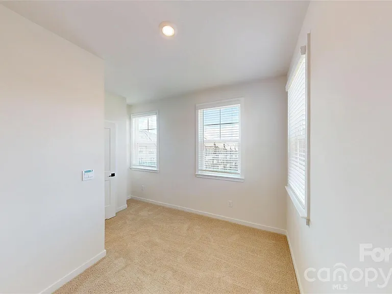 3640 Spencer St — Photo 20