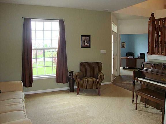 3rd image of 8546 Cassia Dr