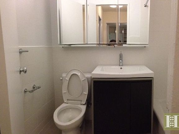 5th image of 444 E 82nd St APT 2R