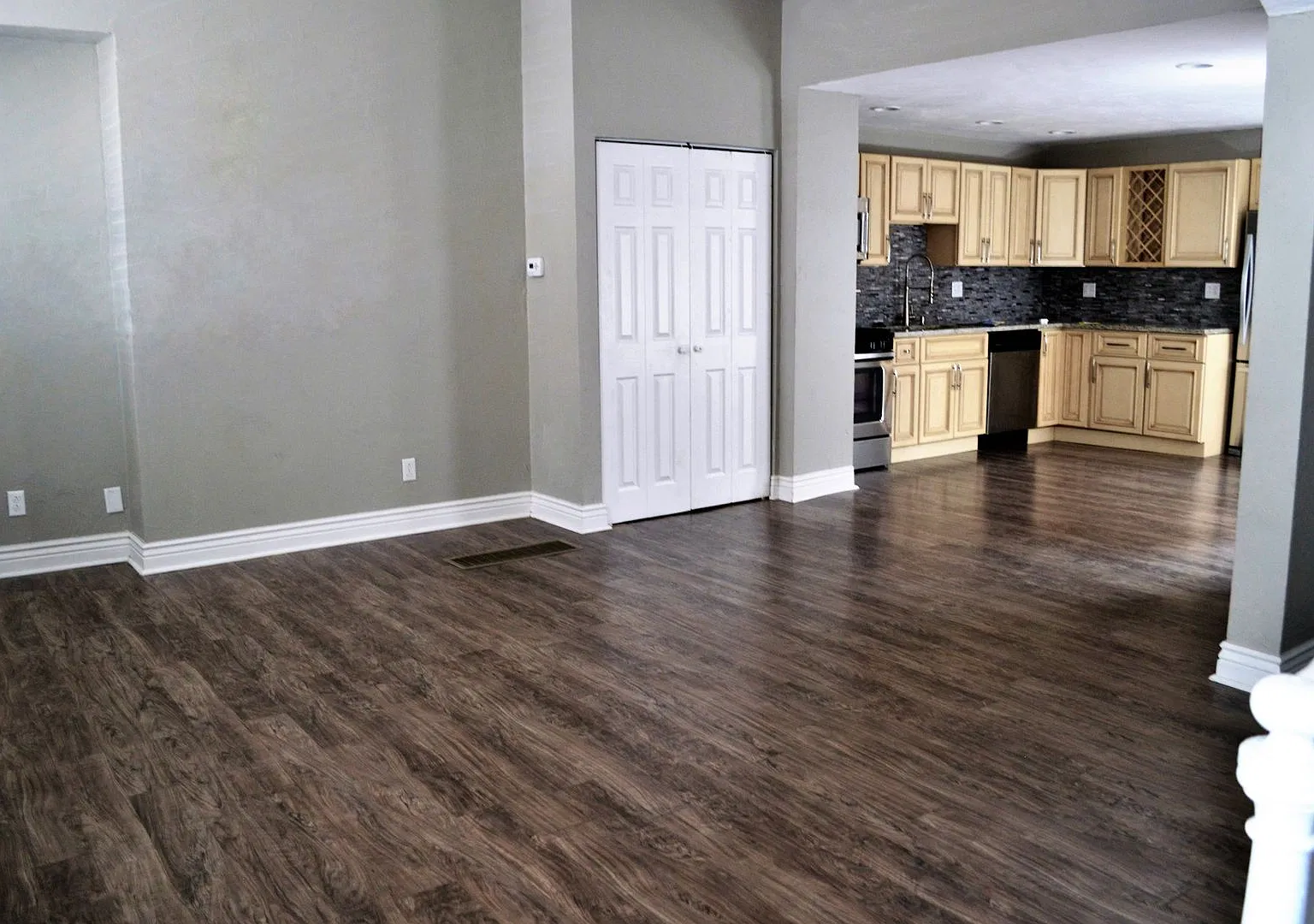 Student Housing - South Side Flats — Photo 3