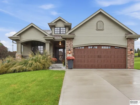 19302 Blaine St, Omaha, NE 68135