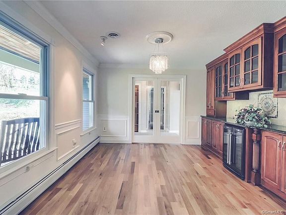 4th image of 100 Ice Pond Ln