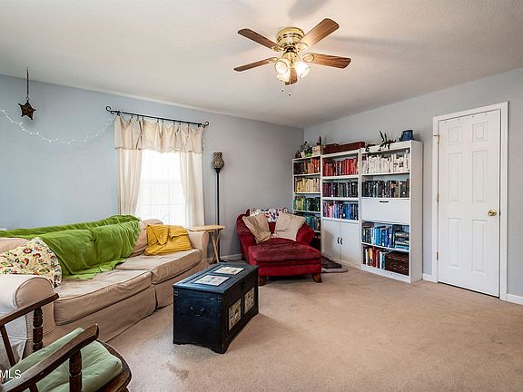 4th image of 3428 Compton St