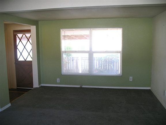 4th image of 124 Waldo St