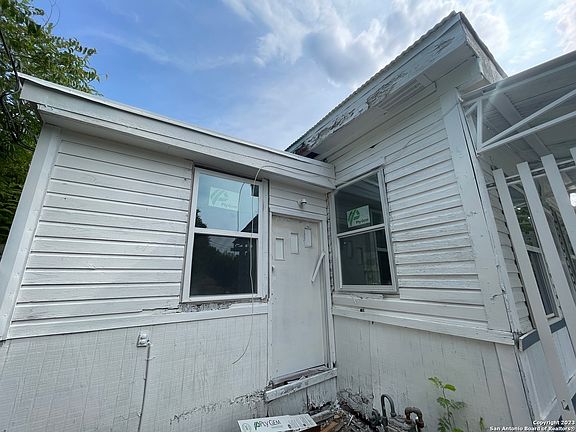 3rd image of 1019 Milvid Ave