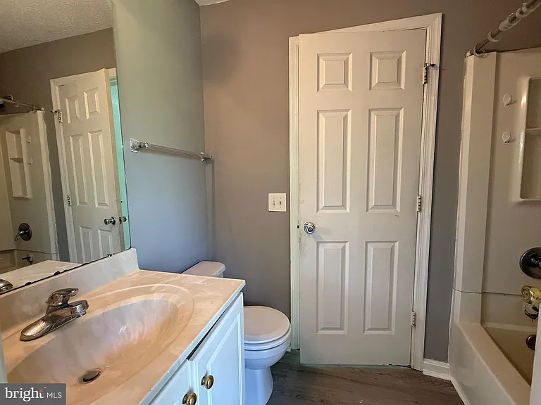 10019 Vanderbilt Cir #14-16 — Photo 15
