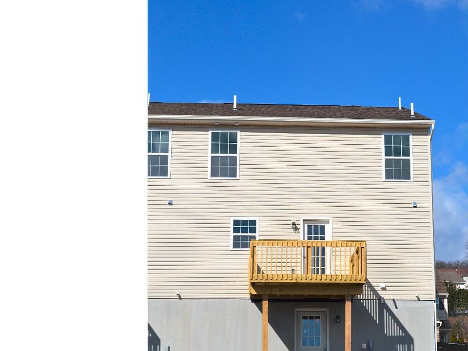 2nd image of 28 E Abby Ln